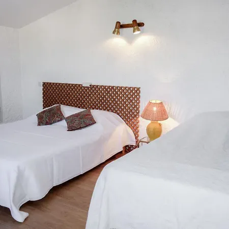 Apartment Les Trinquetttes By Interhome