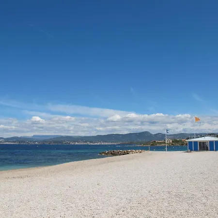 Apartment Les Trinquetttes By Interhome